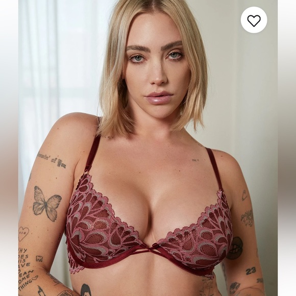 Savage X Fenty Sweet Jam Red Savage Not Sorry Ultra Lace Bra & Brazilian Panty - Picture 10 of 16